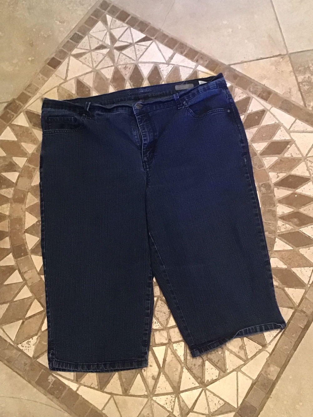 Gloria Vanderbilt Dark Blue Cropped Denim Bermuda Jeans
